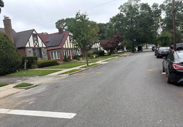 840 Kings Parkway, Baldwin, NY 11510