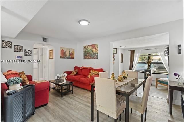 2407 Dewey St, Hollywood, FL 33020