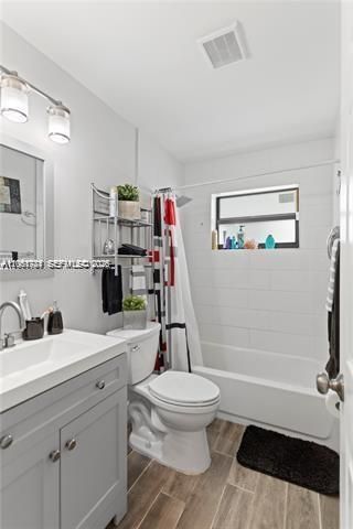 2407 Dewey St, Hollywood, FL 33020