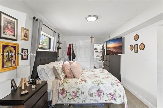 2407 Dewey St, Hollywood, FL 33020