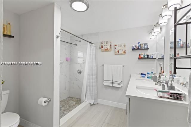 2407 Dewey St, Hollywood, FL 33020