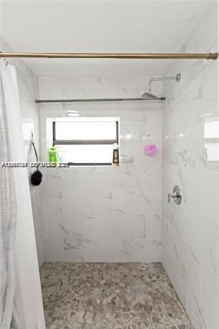 2407 Dewey St, Hollywood, FL 33020