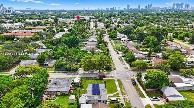 2407 Dewey St, Hollywood, FL 33020