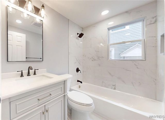 88 Marbeth Court, Buffalo, NY 14220