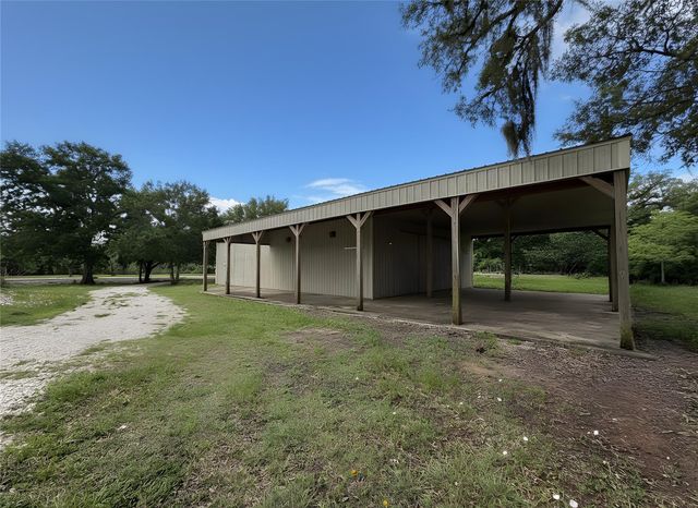 4680 County Road 611, Angleton, TX 77515