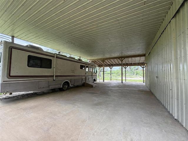 4680 County Road 611, Angleton, TX 77515