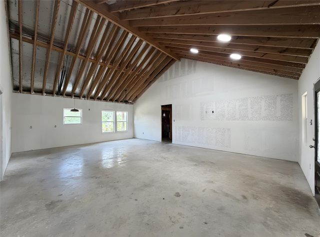 4680 County Road 611, Angleton, TX 77515
