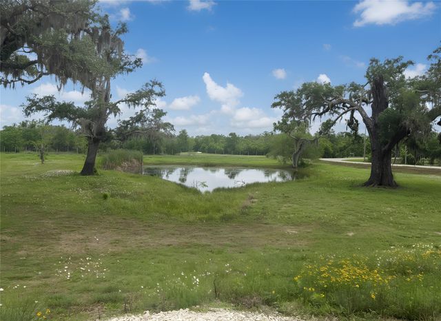 4680 County Road 611, Angleton, TX 77515