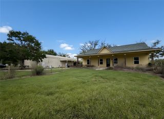 4680 County Road 611, Angleton, TX 77515