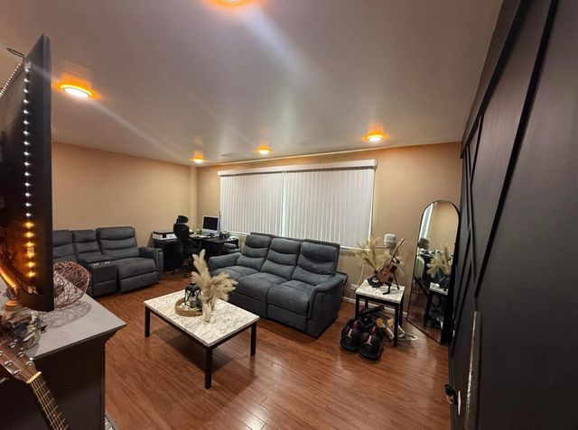 8812 45th Place 3, Brookfield, IL 60513