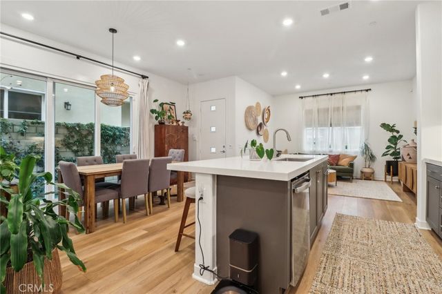 27230 Red Willow Court, Valencia, CA 91381