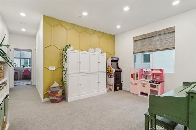 27230 Red Willow Court, Valencia, CA 91381