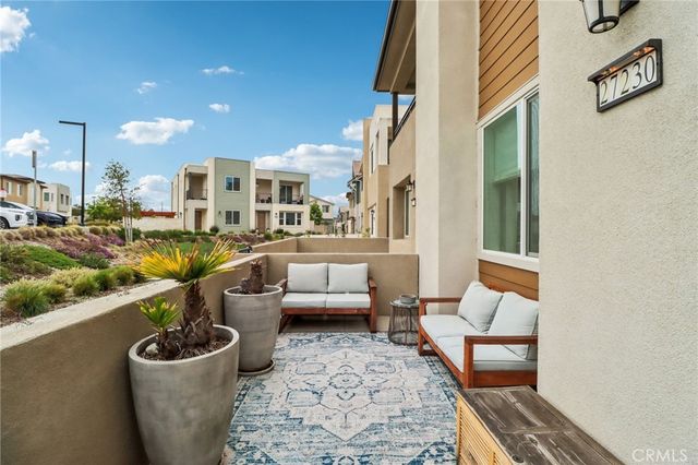 27230 Red Willow Court, Valencia, CA 91381