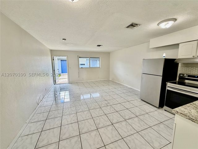 1821 N 17th Ct 24, Hollywood, FL 33020