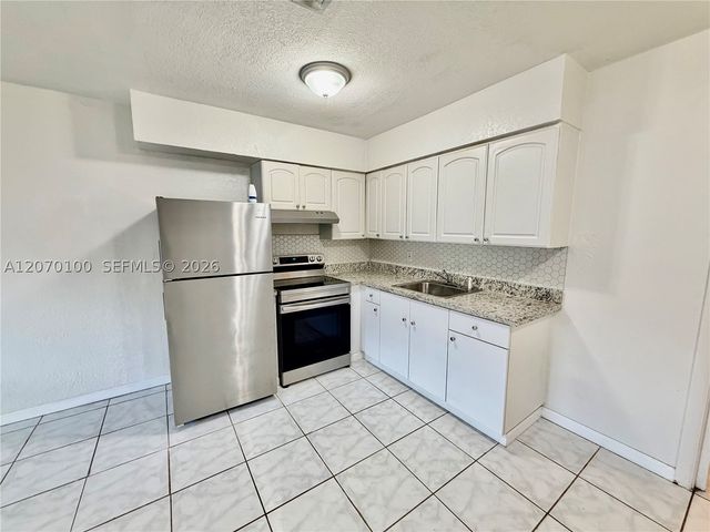 1821 N 17th Ct 24, Hollywood, FL 33020