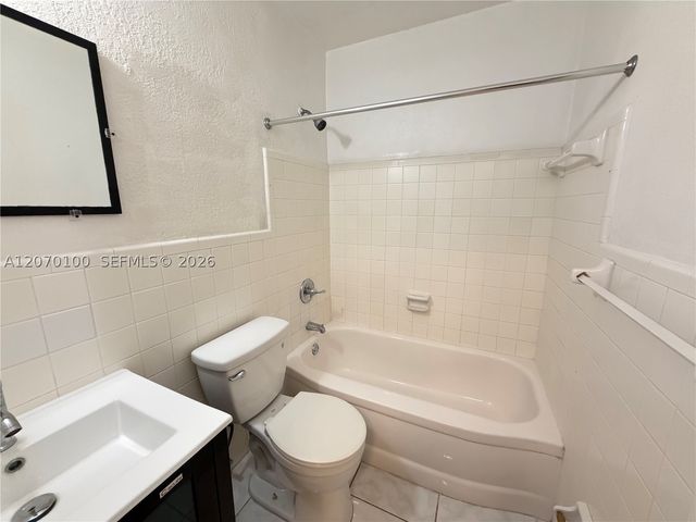 1821 N 17th Ct 24, Hollywood, FL 33020