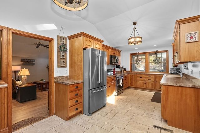 11 Sharon Ave, Norfolk, MA 02056