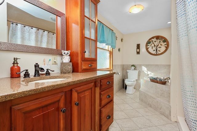 11 Sharon Ave, Norfolk, MA 02056