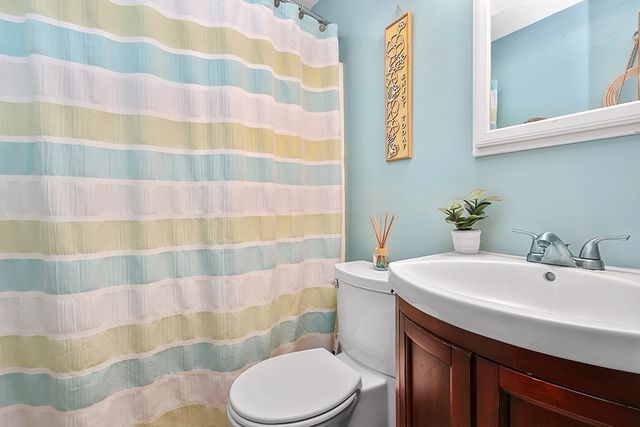 11 Sharon Ave, Norfolk, MA 02056