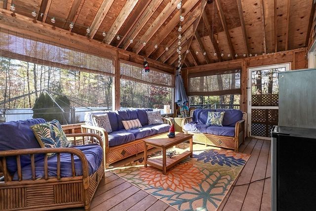 11 Sharon Ave, Norfolk, MA 02056