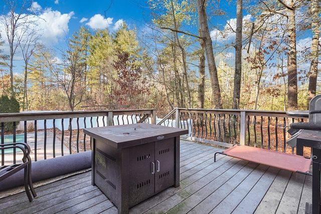 11 Sharon Ave, Norfolk, MA 02056