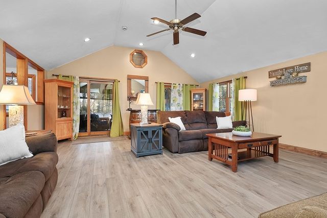 11 Sharon Ave, Norfolk, MA 02056