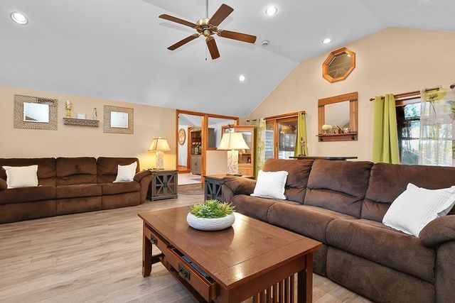 11 Sharon Ave, Norfolk, MA 02056