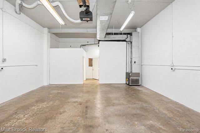 13940 Gratiot Avenue, Detroit, MI 48205