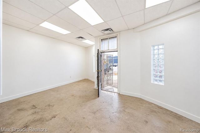 13940 Gratiot Avenue, Detroit, MI 48205