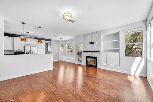 1004 Washington Oaks Street, Las Vegas, NV 89128