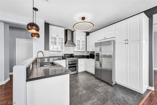 1004 Washington Oaks Street, Las Vegas, NV 89128
