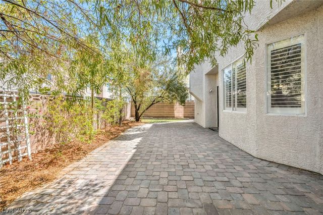 1004 Washington Oaks Street, Las Vegas, NV 89128