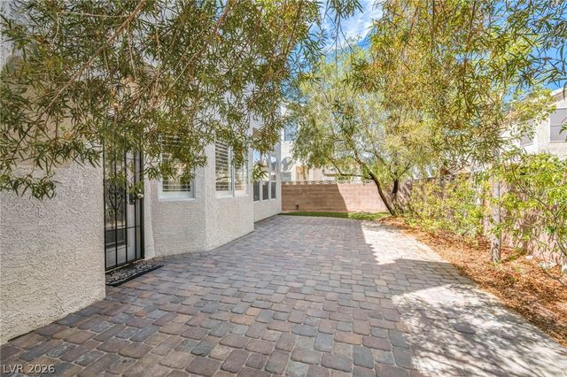 1004 Washington Oaks Street, Las Vegas, NV 89128