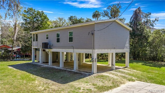 3725 N Suwanee Point, Crystal River, FL 34428