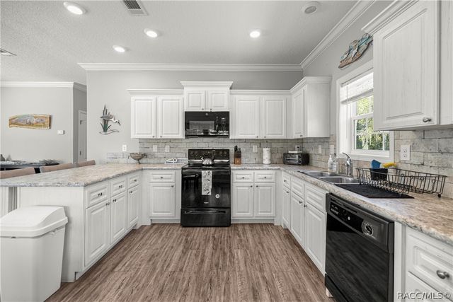 3725 N Suwanee Point, Crystal River, FL 34428