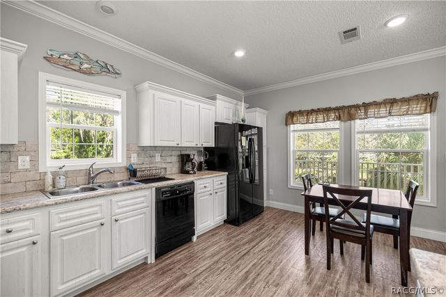 3725 N Suwanee Point, Crystal River, FL 34428