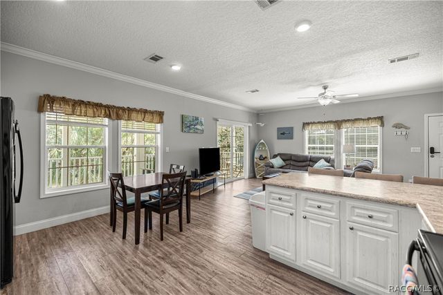 3725 N Suwanee Point, Crystal River, FL 34428