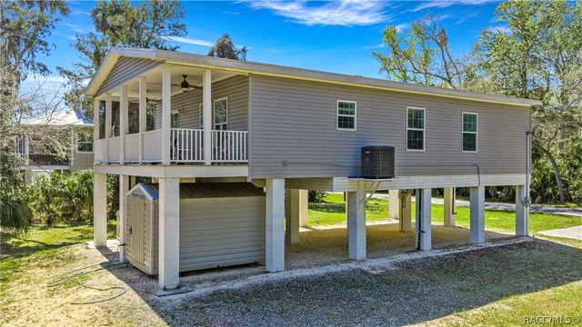 3725 N Suwanee Point, Crystal River, FL 34428