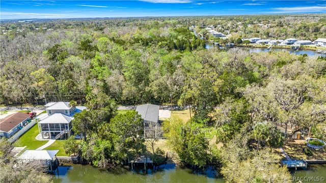 3725 N Suwanee Point, Crystal River, FL 34428