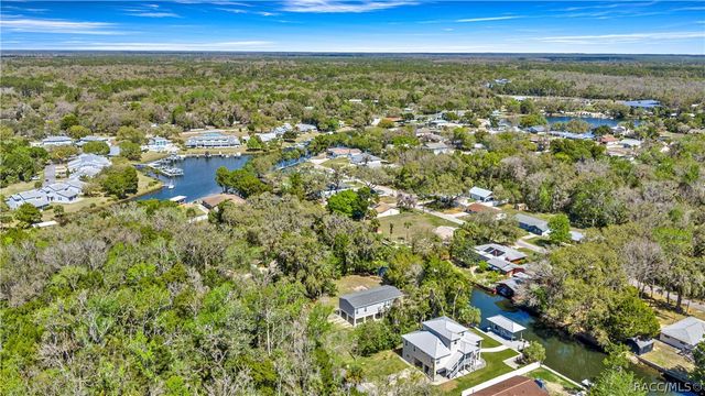 3725 N Suwanee Point, Crystal River, FL 34428