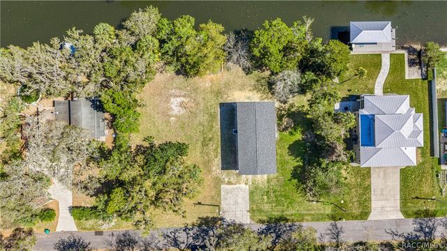 3725 N Suwanee Point, Crystal River, FL 34428