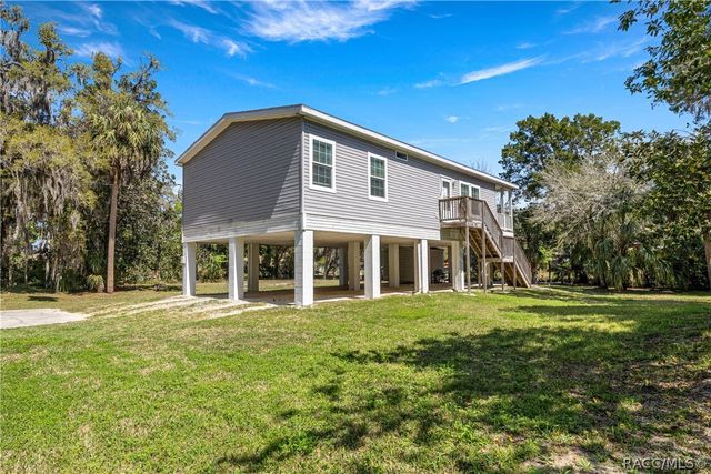 3725 N Suwanee Point, Crystal River, FL 34428