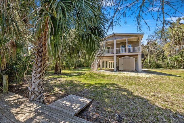 3725 N Suwanee Point, Crystal River, FL 34428