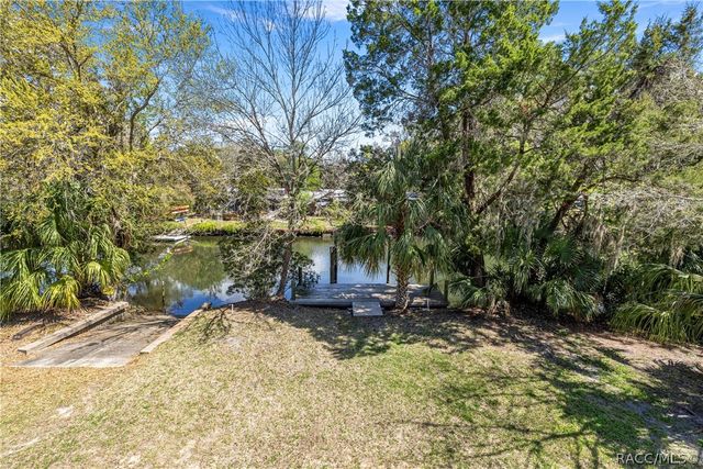 3725 N Suwanee Point, Crystal River, FL 34428