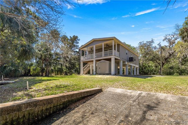 3725 N Suwanee Point, Crystal River, FL 34428