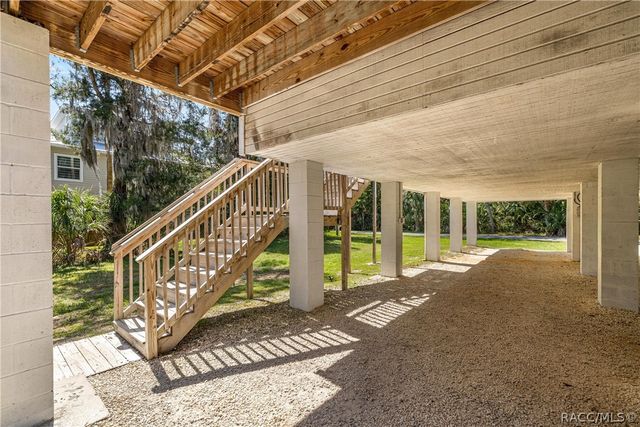 3725 N Suwanee Point, Crystal River, FL 34428