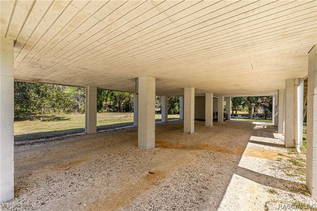 3725 N Suwanee Point, Crystal River, FL 34428