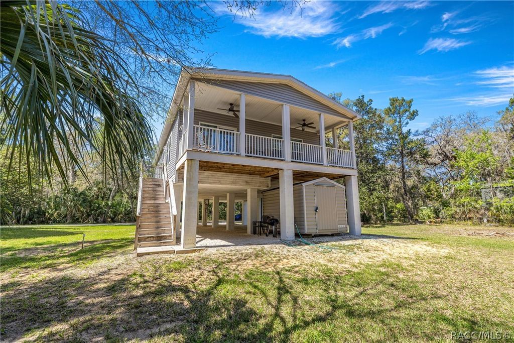 3725 N Suwanee Point, Crystal River, FL 34428
