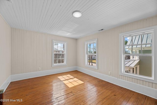 502 Hodges Street, Oriental, NC 28571