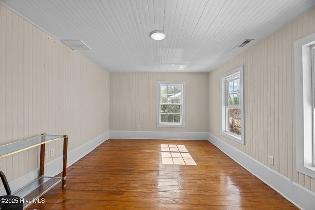 502 Hodges Street, Oriental, NC 28571